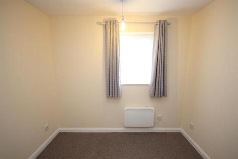 2 bedroom flat to rent, Regal Court, Rushden NN10