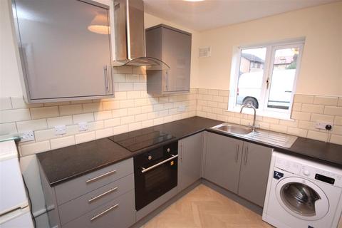 2 bedroom flat to rent, Regal Court, Rushden NN10