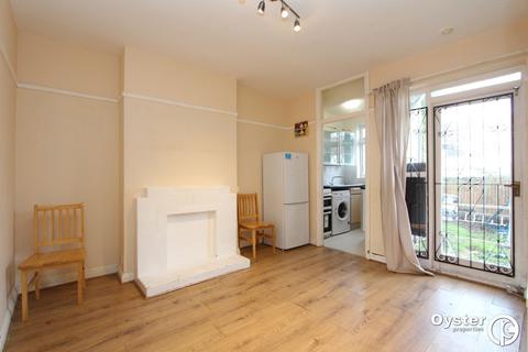 2 bedroom flat to rent, Honeypot Lane, Stanmore, HA7