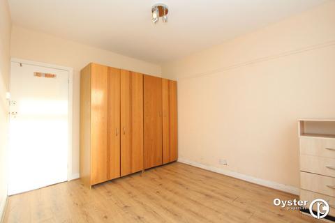 2 bedroom flat to rent, Honeypot Lane, Stanmore, HA7