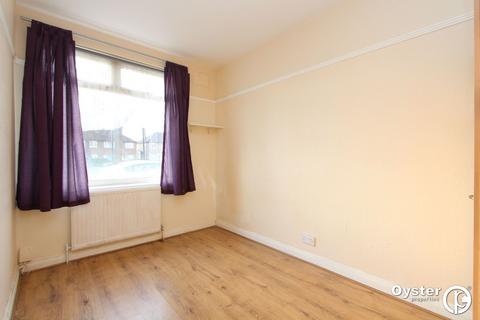 2 bedroom flat to rent, Honeypot Lane, Stanmore, HA7