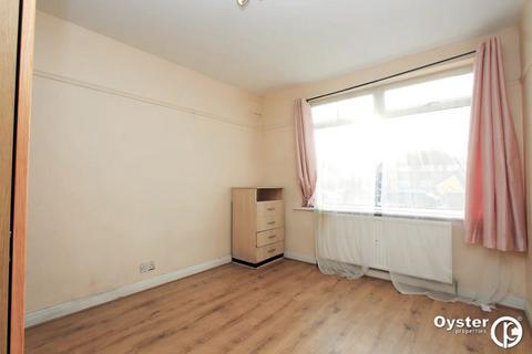 2 bedroom flat to rent, Honeypot Lane, Stanmore, HA7