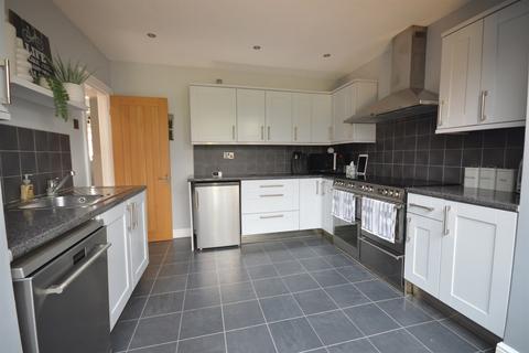 3 bedroom semi-detached house for sale, Cressing Road, Braintree, CM7