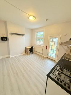 4 bedroom semi-detached house to rent, London, N15 6TL