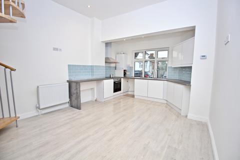 1 bedroom flat to rent, The Chase, Watford, Hertfordshire, WD18