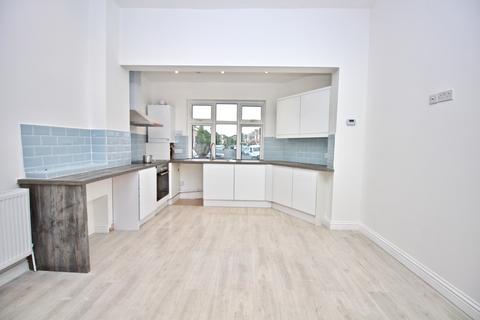 1 bedroom flat to rent, The Chase, Watford, Hertfordshire, WD18