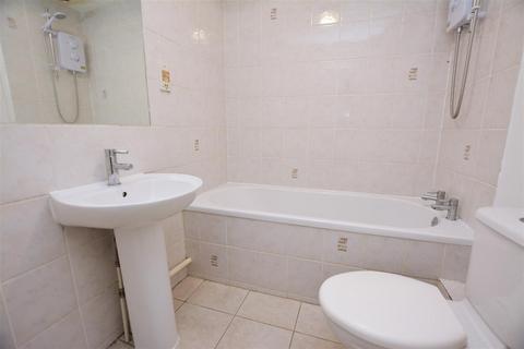 15 Fairfield Close, Mitcham, CR4 3RE