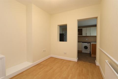 1 bedroom flat to rent, Kingsley Road, Palmers Green, N13