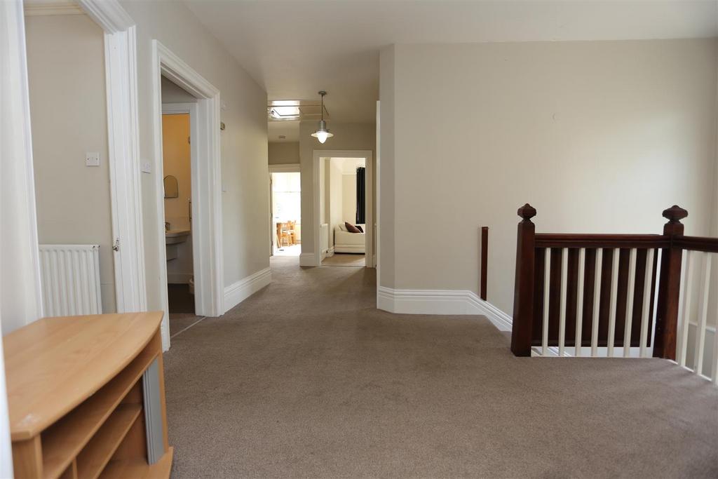 62 Palmeira Ave new hall.JPG