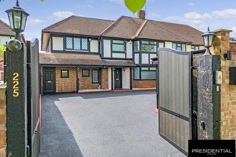 5 bedroom semi-detached house for sale, Chigwell IG7