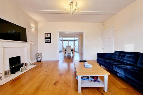 4 bedroom semi-detached house for sale, Belgrave Gardens, Southgate/Oakwood, N14