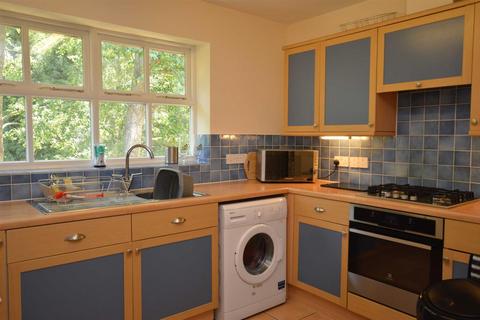 2 bedroom flat to rent, Evensyde, Watford