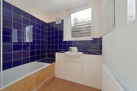 1 bedroom flat to rent, Isis Street, London SW18