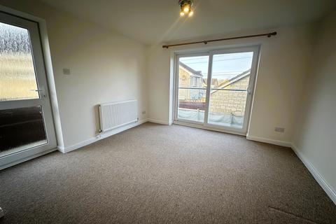 3 bedroom terraced house to rent, Stainers Way, Chippenham