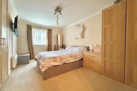 2 bedroom house for sale, Wellsfield, Bushey, WD23