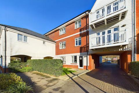 2 bedroom apartment to rent, Chequers Avenue, High Wycombe, Buckinghamshire, HP11 1GP