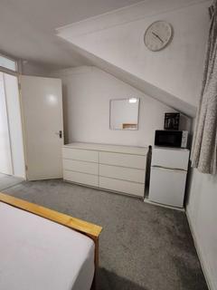 Studio to rent, Croydon CR0