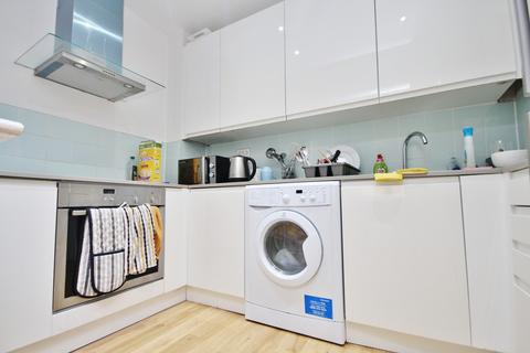 1 bedroom flat to rent, Skyline Plaza Building, 80 Commercial Road, London, E1