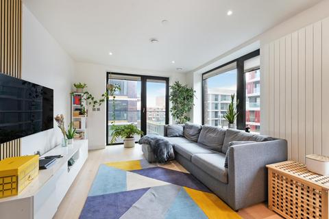 2 bedroom apartment for sale, John Cabot House, Royal Wharf, E16