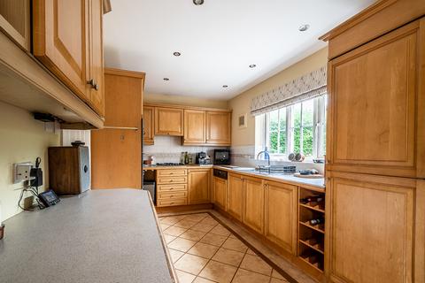 4 bedroom detached house for sale, Roche Garden, Exeter