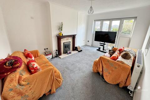 3 bedroom semi-detached house for sale, High Road, Benfleet