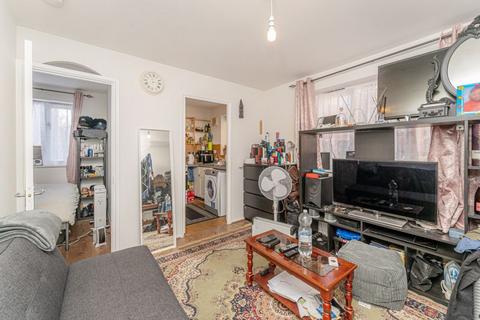 1 bedroom apartment for sale, Cherry Blossom Close, London, N13