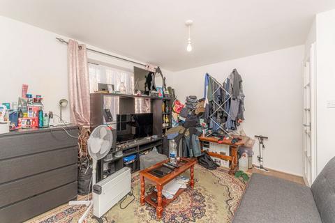 1 bedroom apartment for sale, Cherry Blossom Close, London, N13