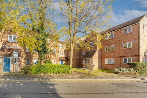 1 bedroom apartment for sale, Cherry Blossom Close, London, N13