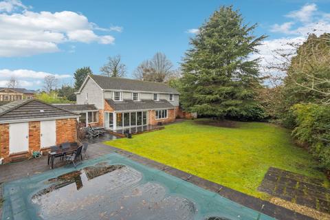 1 Blyton Close, Beaconsfield, HP9 2LX