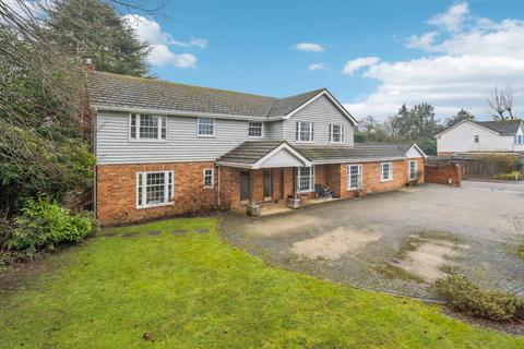 1 Blyton Close, Beaconsfield, HP9 2LX