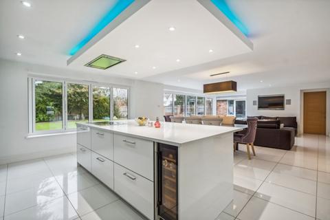 1 Blyton Close, Beaconsfield, HP9 2LX
