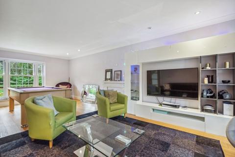 1 Blyton Close, Beaconsfield, HP9 2LX
