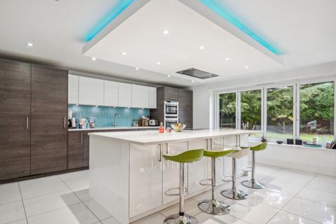 1 Blyton Close, Beaconsfield, HP9 2LX
