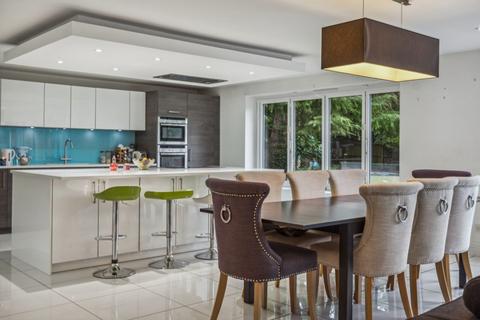 1 Blyton Close, Beaconsfield, HP9 2LX