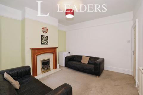 4 bedroom terraced house to rent, London Road, ST5