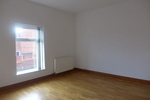 2 bedroom terraced house to rent, Barons Road, Wrexham