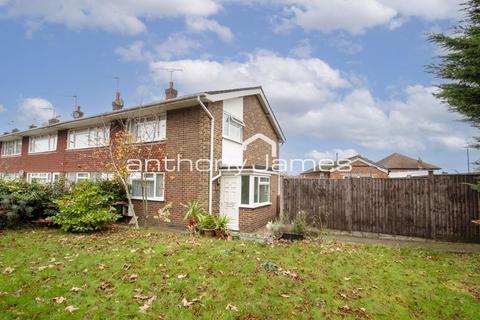 3 bedroom end of terrace house to rent, Acworth Place, Dartford DA1