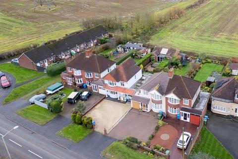 4 bedroom detached house for sale, Wolverhampton Road, Cannock WS11