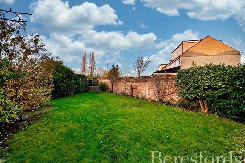 33 Milton Avenue, Hornchurch, RM12 4BN