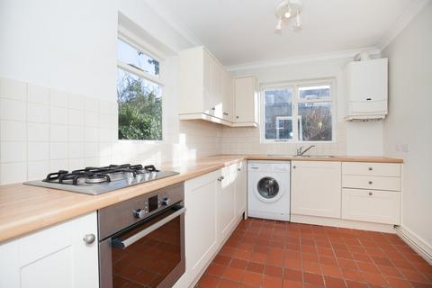 2 bedroom maisonette to rent, Veronica Road, London SW17