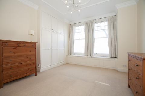 2 bedroom maisonette to rent, Veronica Road, London SW17