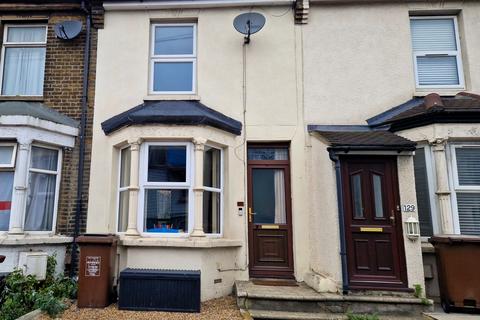 3 bedroom terraced house for sale, Frindsbury Road, Strood