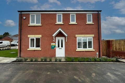 4 bedroom detached house to rent, The Limes, Blackburn. Lancs. BB1 8Fe