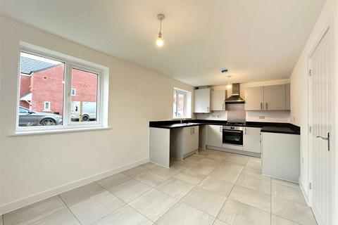 4 bedroom detached house to rent, The Limes, Blackburn. Lancs. BB1 8Fe