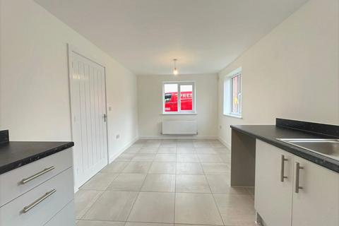 4 bedroom detached house to rent, The Limes, Blackburn. Lancs. BB1 8Fe