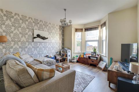 2 bedroom semi-detached house for sale, Milton Road, Westcliff-on-Sea SS0