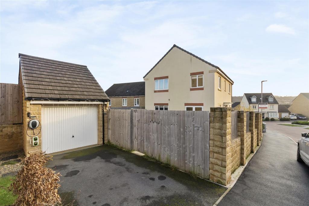 Driveway/garage