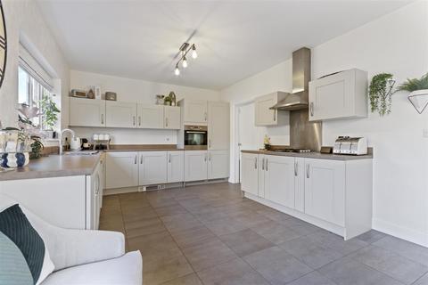 14 Brompton Drive, Bradford, BD10 0DQ