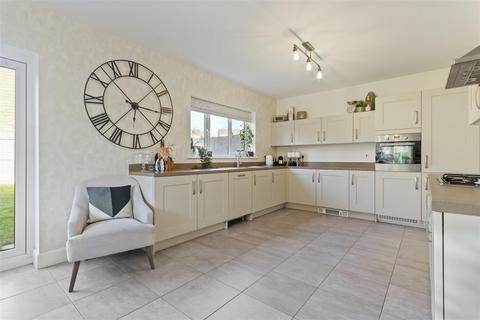 14 Brompton Drive, Bradford, BD10 0DQ