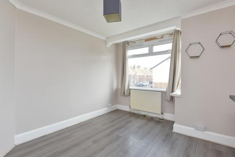 3 bedroom terraced house to rent, South Street